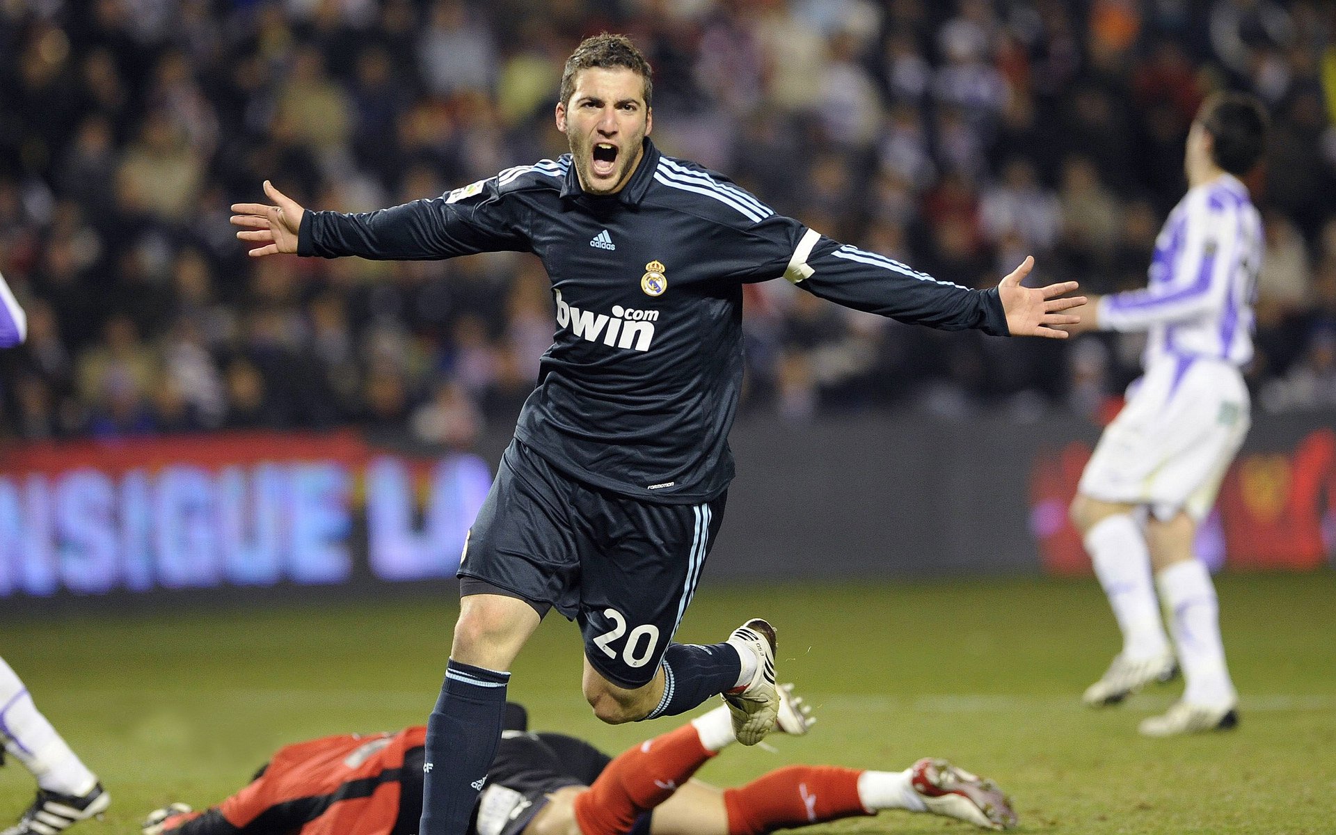 星空娱乐xk18-“马科斯·梅特罗的防守技术，帮助阿根廷美洲狮队屡创佳绩”