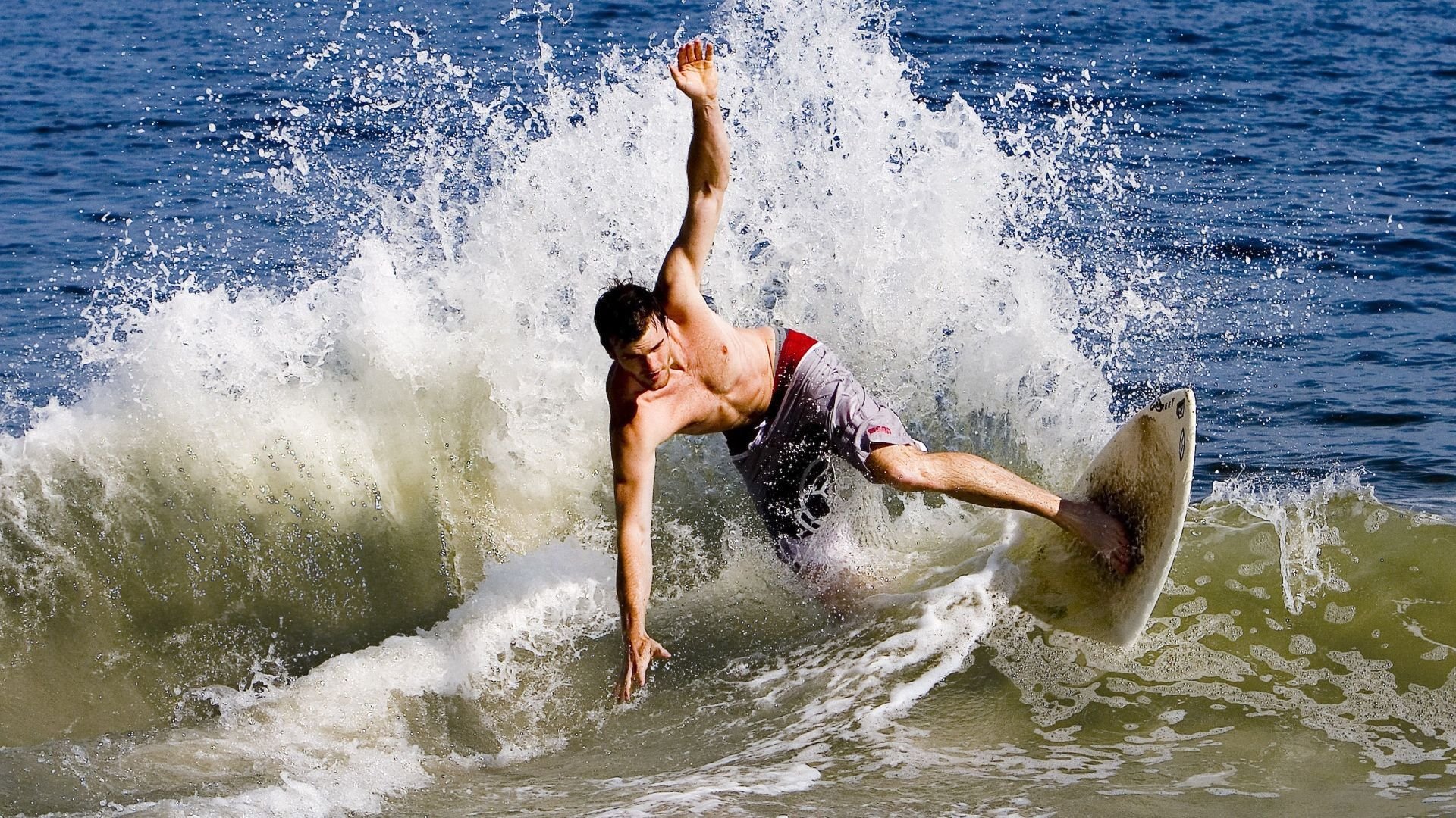 星空娱乐网站官网-《PUBGMobile》“星际奇兵”线下决战，操作与策略的完美结合！